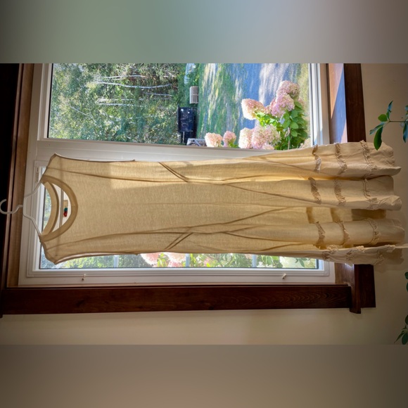 Ladies Dress - Picture 1 of 4